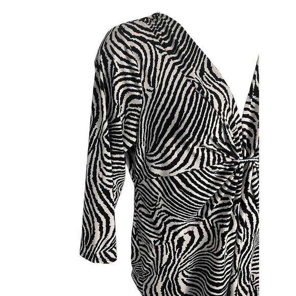 Chaus Women's Large Empire Gathered Waist Black White Animal Print 3/4 Sleeve - Picture 2 of 7